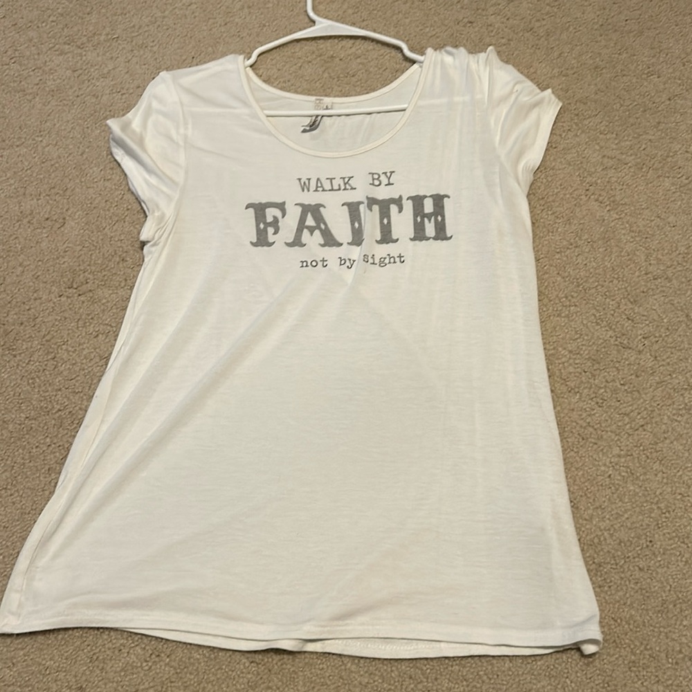 Ladies lose fitting shirt